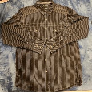 Men's long sleeve cotton snap closure shirt